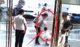 尿裤子视频,揭秘儿童意外失禁背后的真相